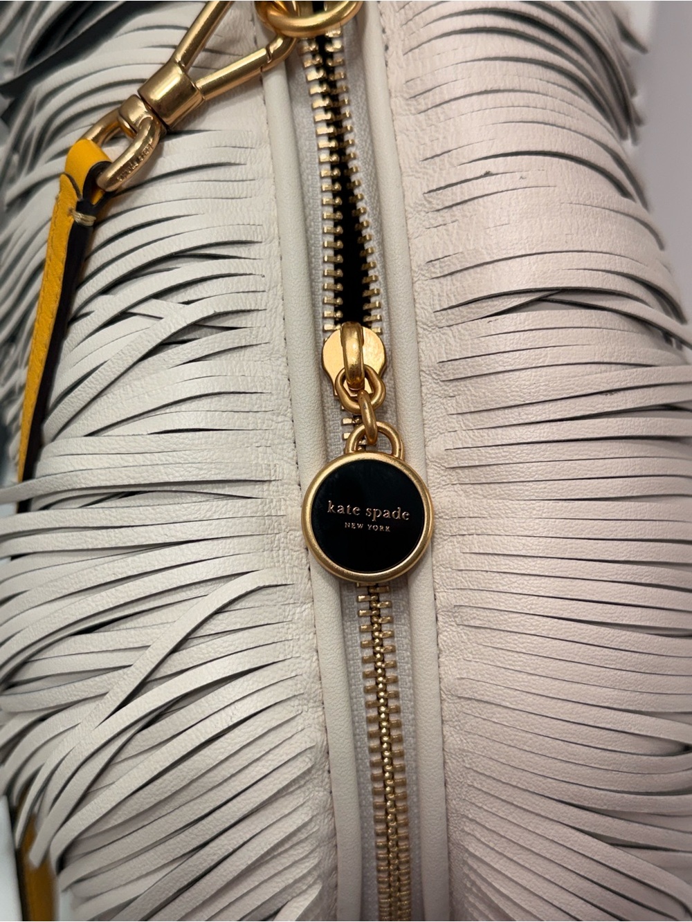 Authentic Kate Spade Fringe Dog Crossbody Bag in White and Yellow - Picture 4 of 10